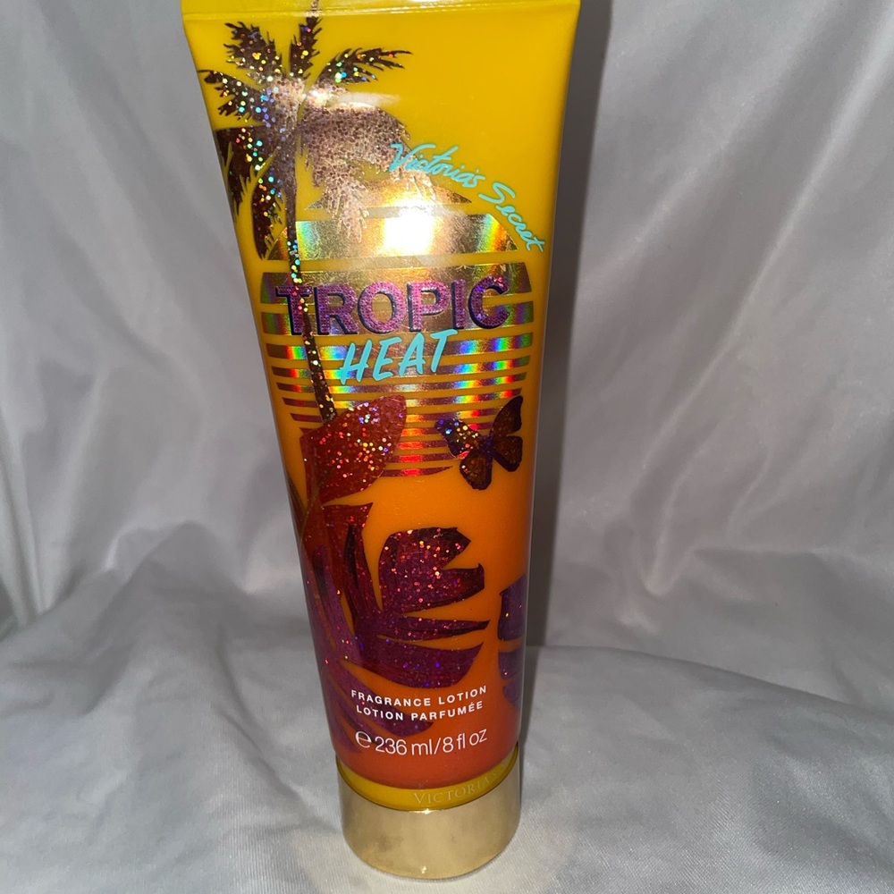 Victoria’s Secret TROPIC HEAT Lotion NWT